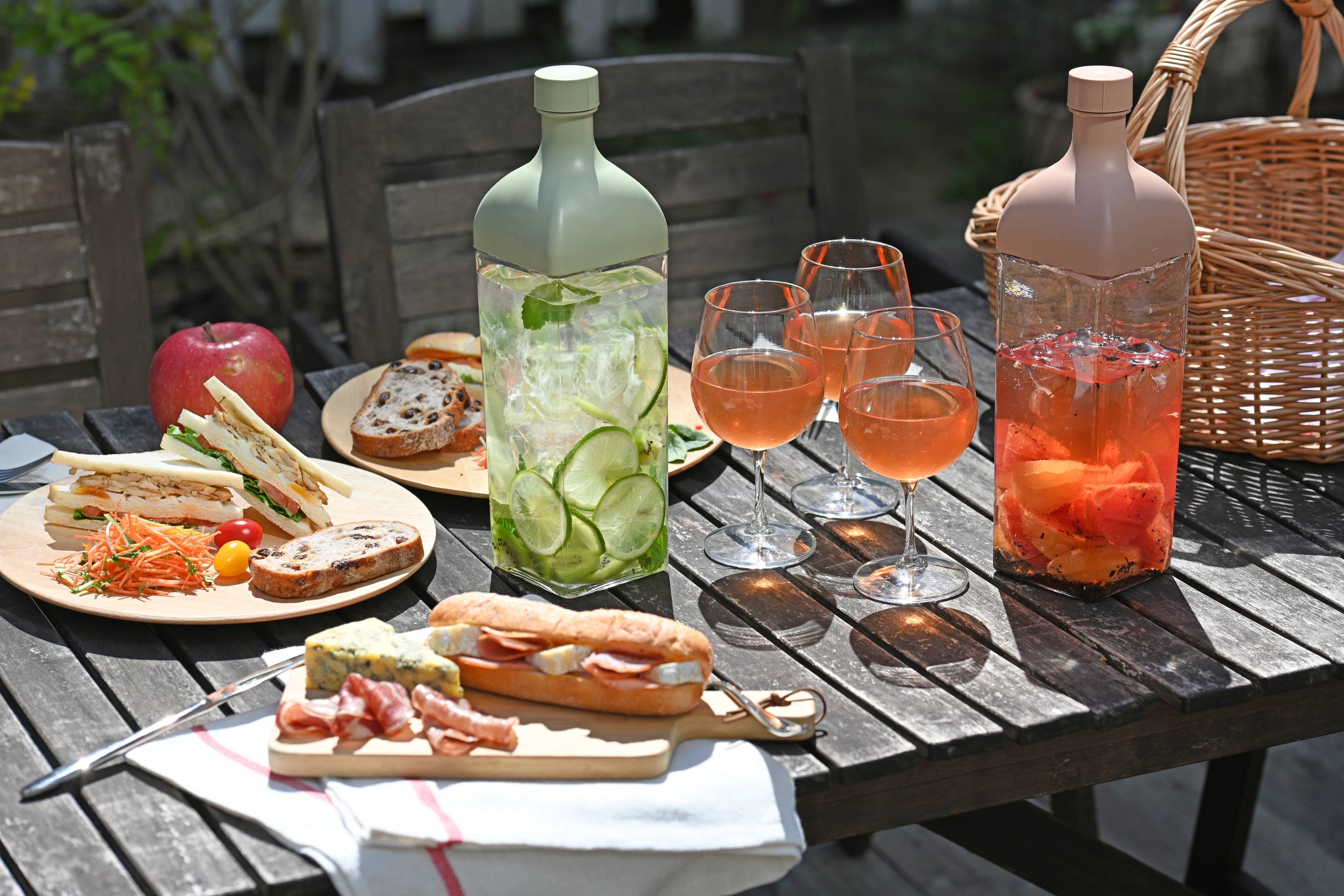 "Ka-Ku" Cold Brew Tea Bottle by HARIO