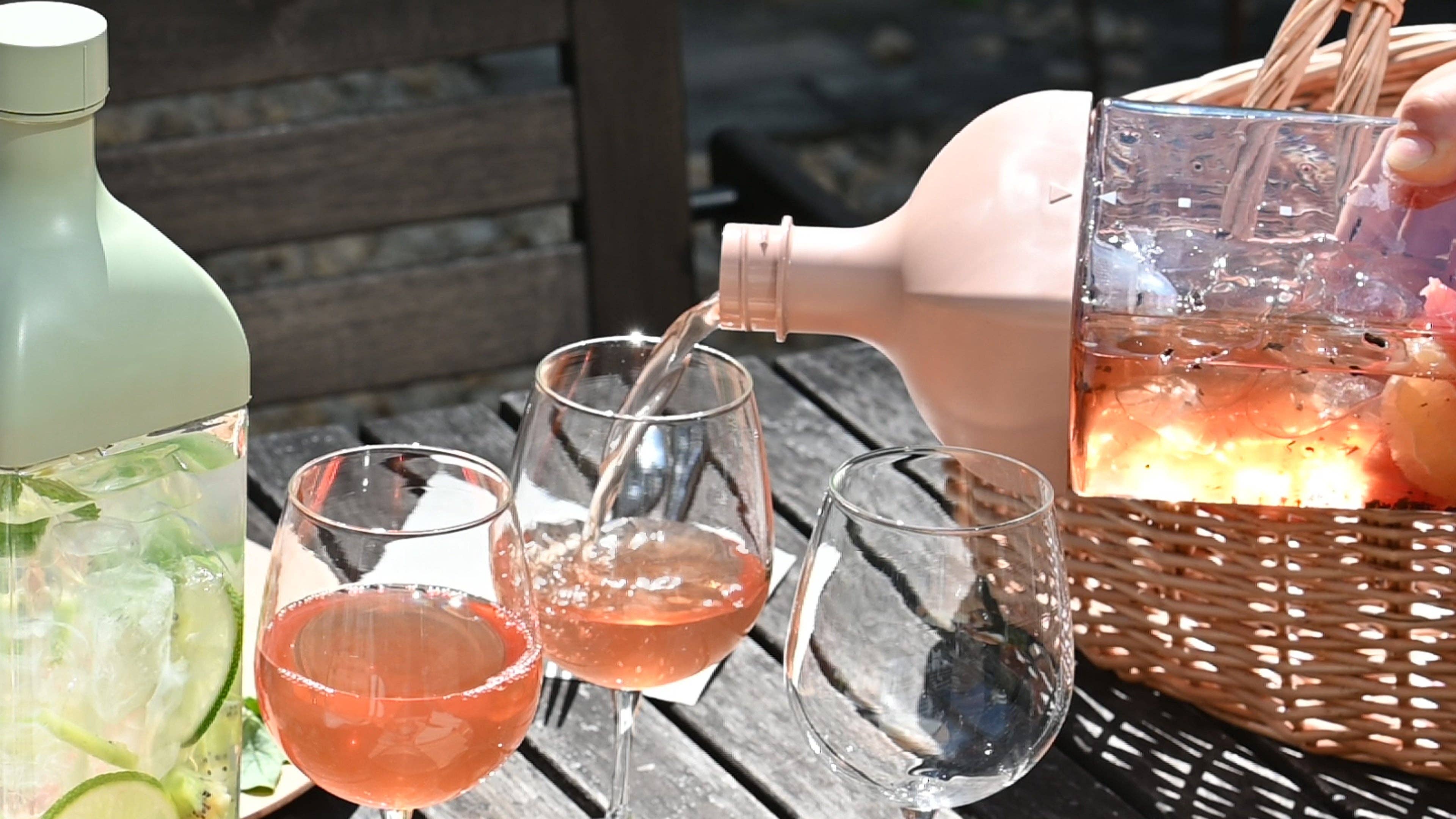 "Ka-Ku" Cold Brew Tea Bottle by HARIO