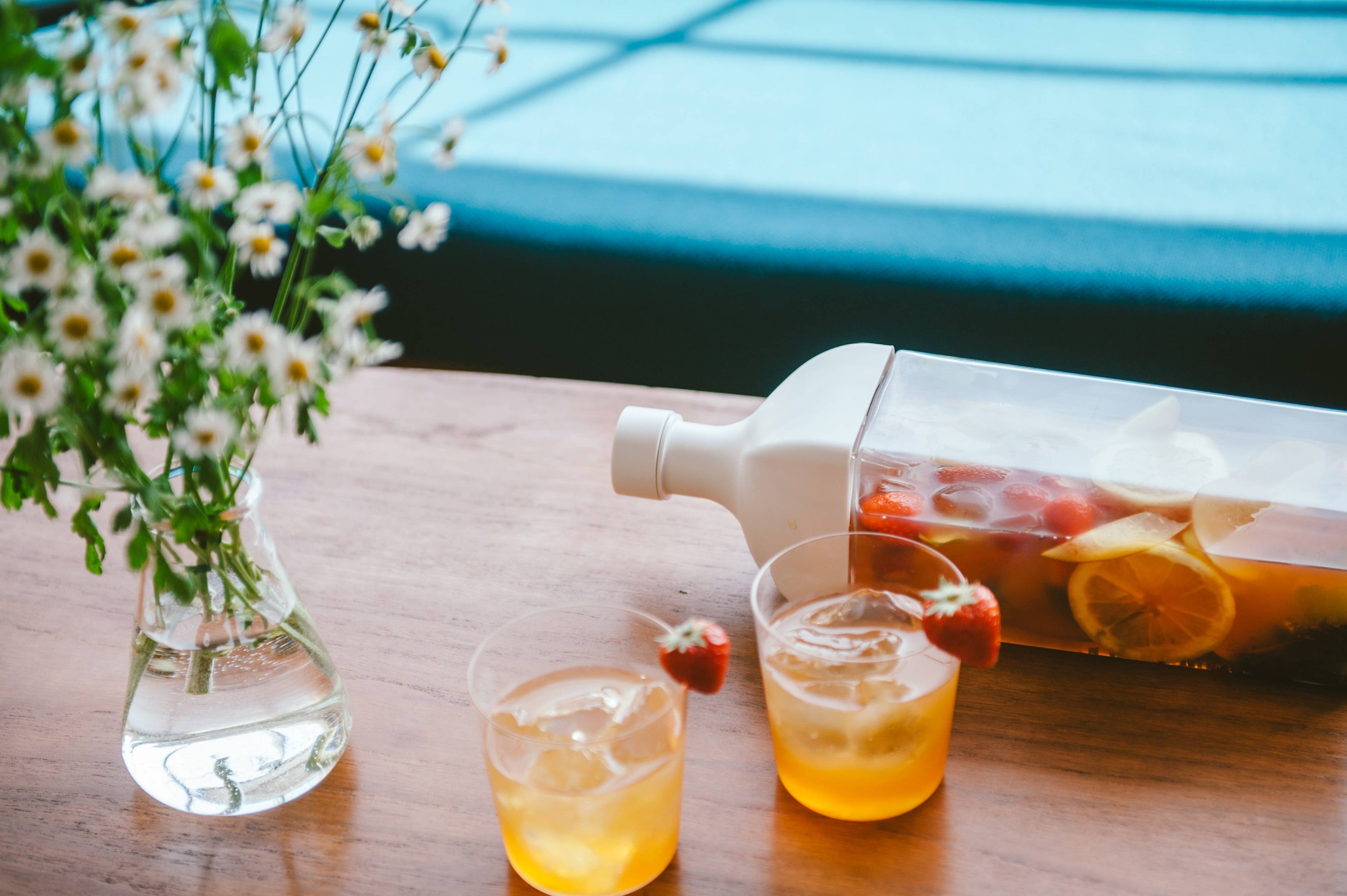 "Ka-Ku" Cold Brew Tea Bottle by HARIO