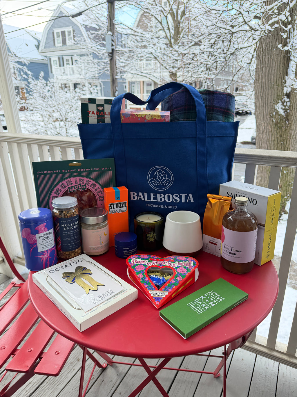Cozy winter gift box with tea, cookies, luxury scented candle, blanket and a Fellow tumbler by BALEBOSTA