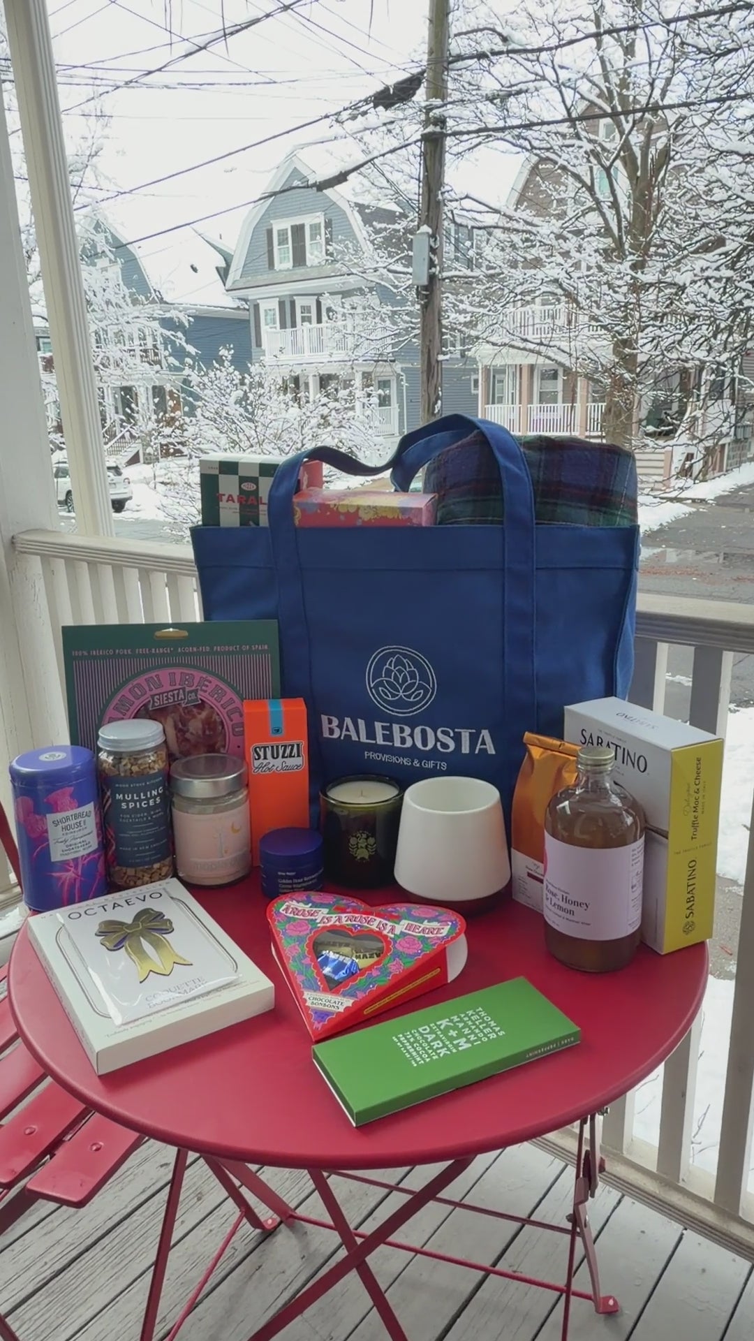 Cozy winter gift box with tea, cookies, luxury scented candle, blanket and a Fellow tumbler by BALEBOSTA